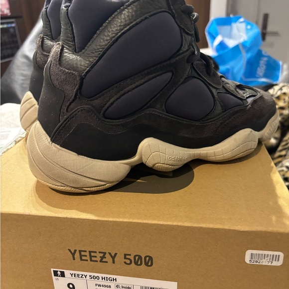 YEEZY 500 Slate - Picture 2 of 3